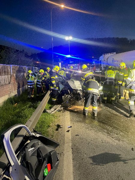 Verkehrsunfalls auf der B100 (Bild 1)